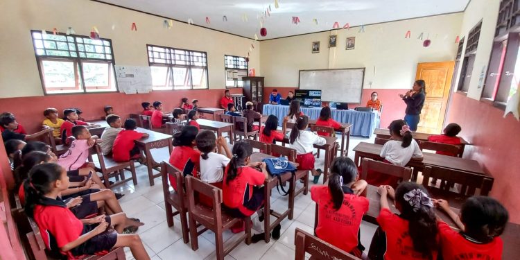 NHM Gelar Edukasi Kebencanaan dan PHBS di SD GMIH Pediwang