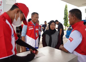 Komut Pertamina Patra Niaga Tinjau Langsung Keamanan Pasokan BBM dan LPG di Malut