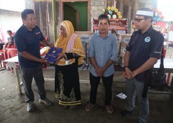 AJI Ternate dan Jurnalis TV Maluku Utara Salurkan Donasi ke Keluarga Almarhum Sahril