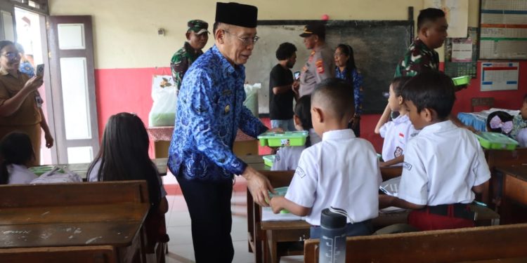 Pemda Bersama TNI-Polri Launching Program Makan Bergizi Gratis Untuk Anak Sekolah
