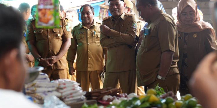 Pastikan Stabilitas Pangan Jelang Ramadhan, Wagub Lakukan Sidak Pantau Harga di Pasar Galala