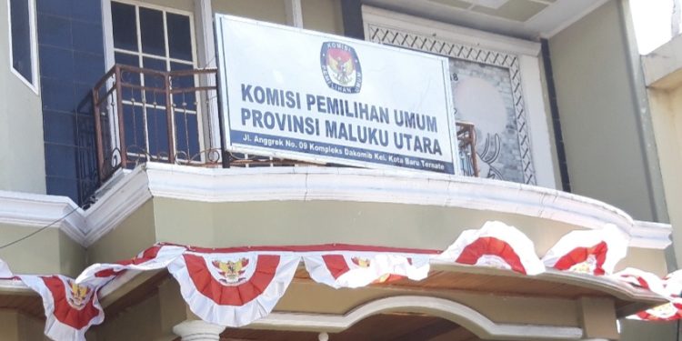 KPU Malut Pleno Tetapkan Sherly-Sarbin Gubernur-Wagub Terpilih