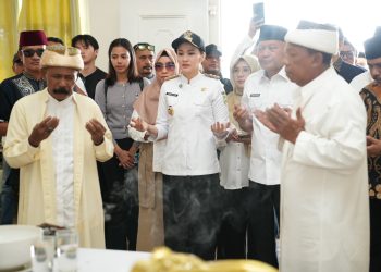 Kunjungi Kesultanan Ternate, Sherly Tjoanda Dukung Kebudayaan Kesultanan Ternate