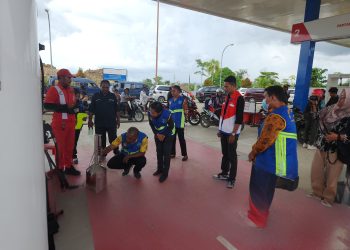 Sinergi Bersama Disperindag Kota Sorong, Pertamina Gelar Sidak ke SPBU Pastikan Kualitas BBM