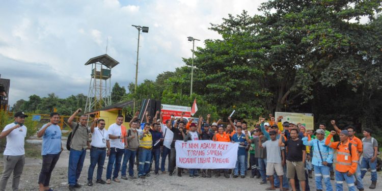 Peduli Operasional NHM, Masyarakat Enam Desa & Karyawan NHM Gelar Aksi Damai