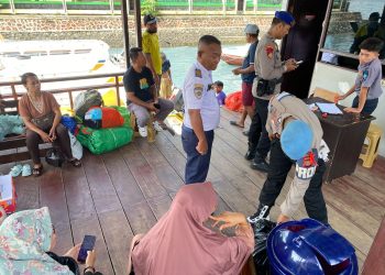 Cegah Gangguan Kamtibmas, Subsatgas Polairud Operasi Ketupat 2025 Patroli di Pelabuhan Gamalama