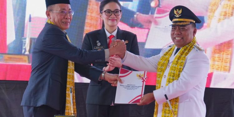 Gubernur Malut Hadiri Sertijab Bupati-Wakil Bupati Halut 2025-2030