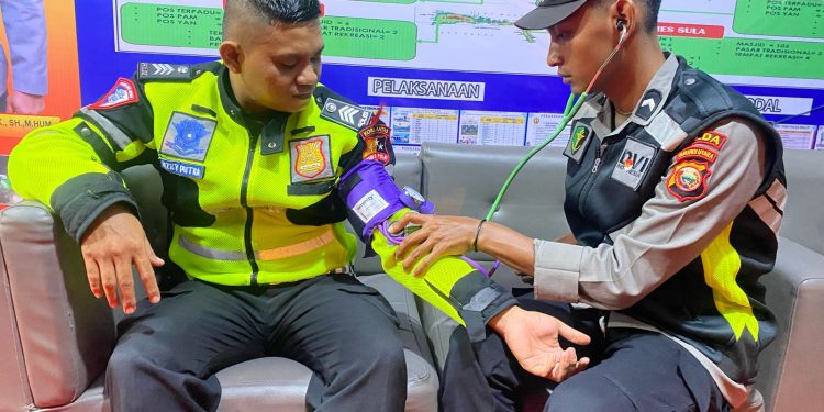 Polda Malut Gelar Pemeriksaan Kesehatan bagi Personel Operasi Ketupat Kie Raha 2025