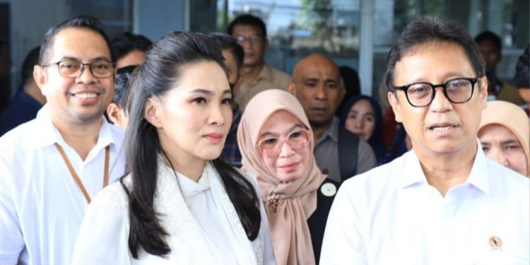 Menkes Budi Gunadi Kunjungi RSUD Chasan Boesoirie Ternate