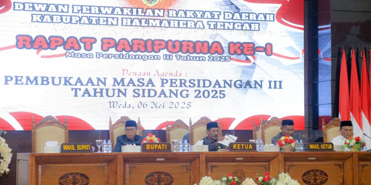 Bupati dan Sekda Halteng Hadiri Paripurna Masa Persidangan II Dan III Tahun 2025