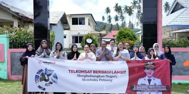 Telkomsat Dorong Transformasi Digital Sektor Kesehatan  di Puskesmas Mayau Batang Dua, Malut