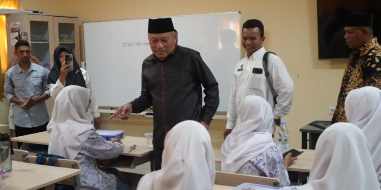 Wagub Tinjau Pembagian MBG dan Dapur Umum di Kota Ternate