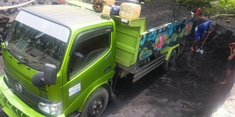 Aktifitas Penambangan Pasir Ilegal Ancam Jembatan Penghubung Tobelo – Galela