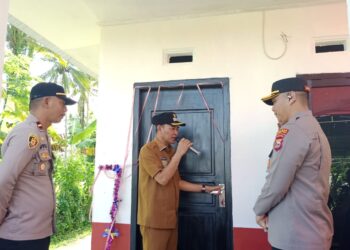 Wabup dan Kapolres Halmahera Barat Resmikan Kantor Pospol Ibu Selatan di Desa Talaga