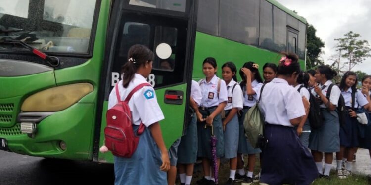 Jemput Masa Depan, NHM Luncurkan Bis Sekolah bagi Pelajar Lingkar Tambang