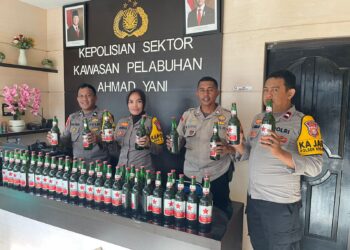Puluhan Botol Bir Ilegal Diamankan, Polsek Kawasan Pelabuhan Perketat Pengawasan Kapal Masuk