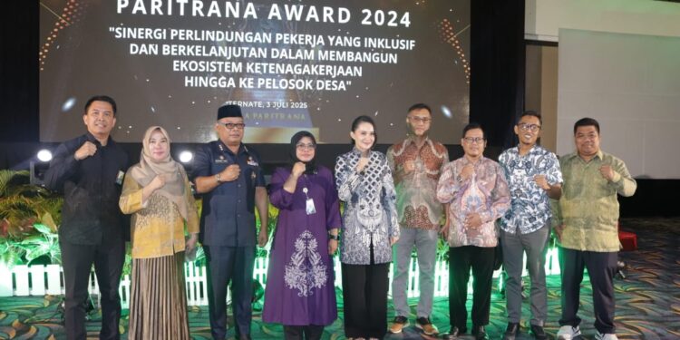 Pemprov Malut Beri Penghargaan Paritrana Award Tingkat Provinsi Tahun 2024