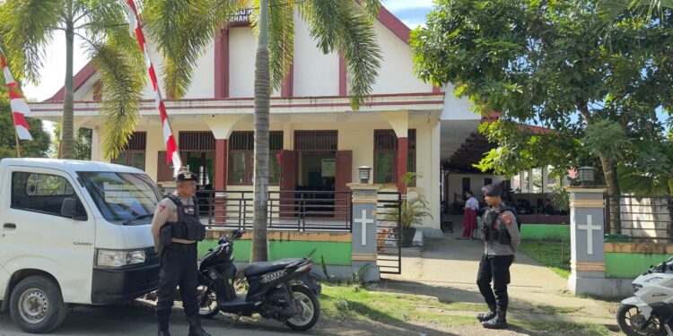 Samapta Polres Haltim Siaga Amankan Ibadah di Maba