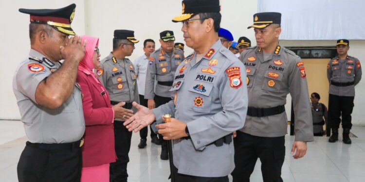 Kapolda Malut Pimpin Upacara Korps Raport Kenaikan Pangkat Pengabdian