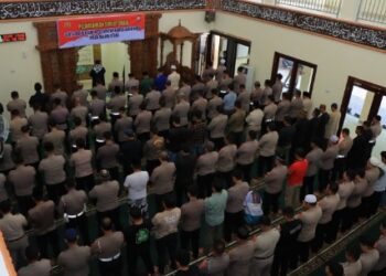 Polda Malut Bersama Komunitas Ojol Gelar Shalat Gaib untuk Affan Kurniawan