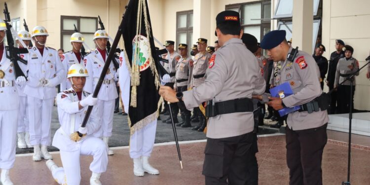 Sejarah Baru, Pataka Polda Malut Resmi Dipindahkan ke Sofifi