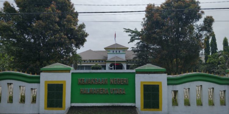 Drama “Pingpong” Penanganan Kasus Korupsi Dana PKK Oleh Kejari Halut