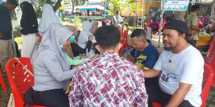Warga Antusias Ikut Program Pemeriksaan Kesehatan Gratis di Ternate Utara
