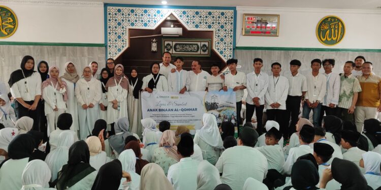 Haji Robert Antar Anak Yatim dan Yatim Piatu Menapaki Jalan Pendidikan Global