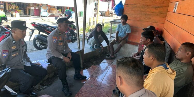 Polda Malut Gelar Jumat Curhat di Pasar Galala Sofifi