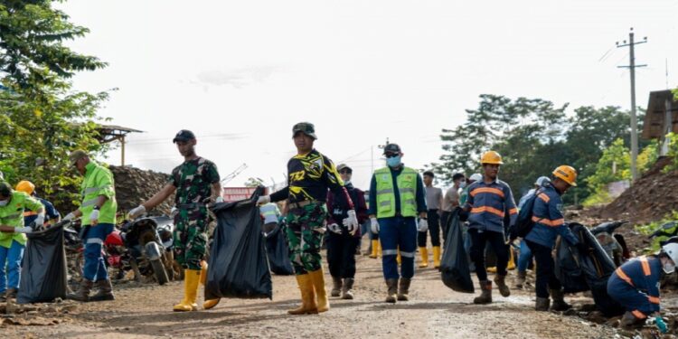 Harita Nickel dan Masyarakat Kawasi Satukan Langkah di World Cleanup Day