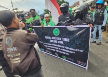 Aksi Damai di Kantor DPRD, Ojol Ternate Desak Oknum Polisi Penabrak Affan Kurniawan Dihukum Seberat-beratnya