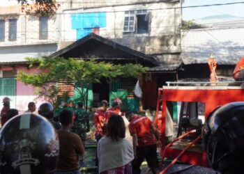 Rumah Makan di Ternate Terbakar, Diduga Kompor Meledak saat Lagi Goreng Ayam