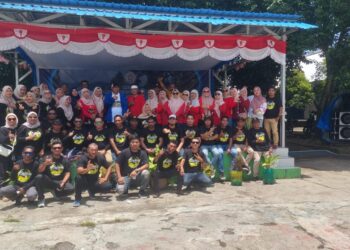 Alumni SMPN 5 dan SMPN 6 Ternate Salurkan Bantuan Sekolah di “Temu Alumni”