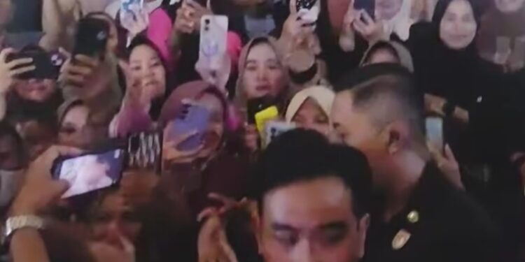 Ribuan Warga Ternate Padati Pasar Higienis Sambut Kunjungan Wapres Gibran