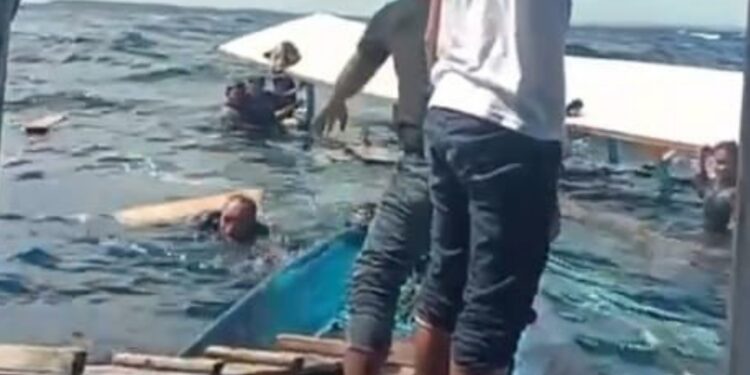 Longboat Membawa 15 Penumpang Berhasil Diselamatkan Usai Tenggelam