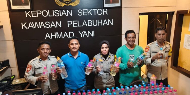 Polsek Pelabuhan Ahmad Yani Gagalkan Penyelundupan Ratusan Botol Minuman Beralkohol Ilegal dari Manado