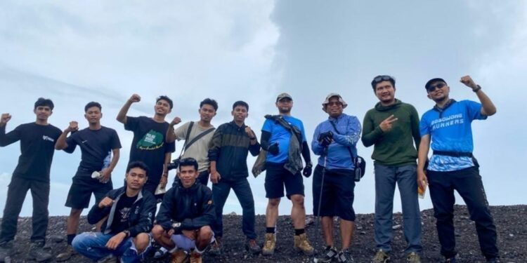NHM Laksanakan Ekskursi Geologi Dasar Bersama Mahasiswa UNKHAIR untuk Perkuat Edukasi Kebumian