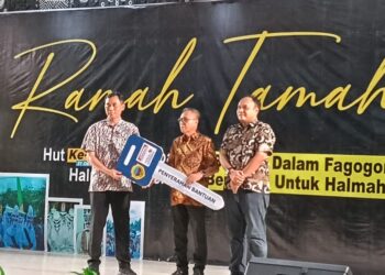Indomaret Serahkan CSR Lima Kendaraan Roda Tiga ke Pemkab Halteng