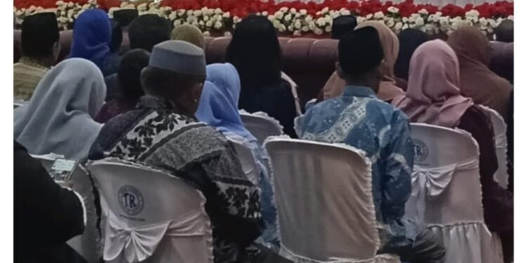 Wakili Bupati, Sahli dan Kabag Organisasi Hadiri Wisuda Universitas Bumi Hijrah Tidore