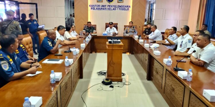 Bupati Rapat Bersama UPP Kelas I Tobelo Untuk Persiapan Pelayaran Perdana