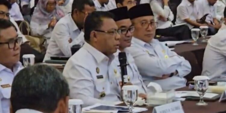 Bupati Minta Perhatian Serius Pemprov Malut Terkait Ruas Jalan Lolut