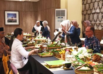 Gubernur Sherly Jamu Dubes Austria dengan Nuansa Tradisional