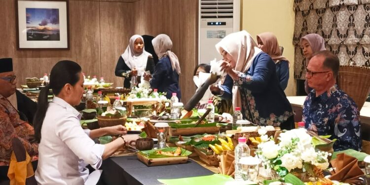 Gubernur Sherly Jamu Dubes Austria dengan Nuansa Tradisional