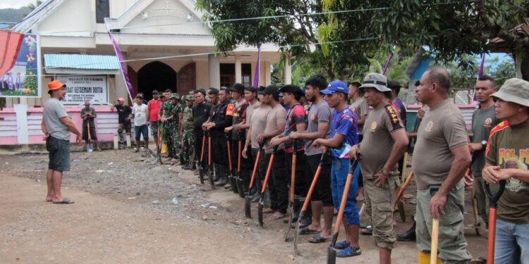 Tim Gabungan Maraton Lakukan Pemulihan Pasca Banjir di Desa Doitia