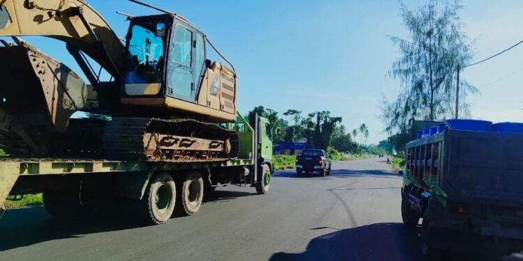 Pemda Halut Mobilisasi Alat Berat  ke Lokasi Bencana Loloda Utara