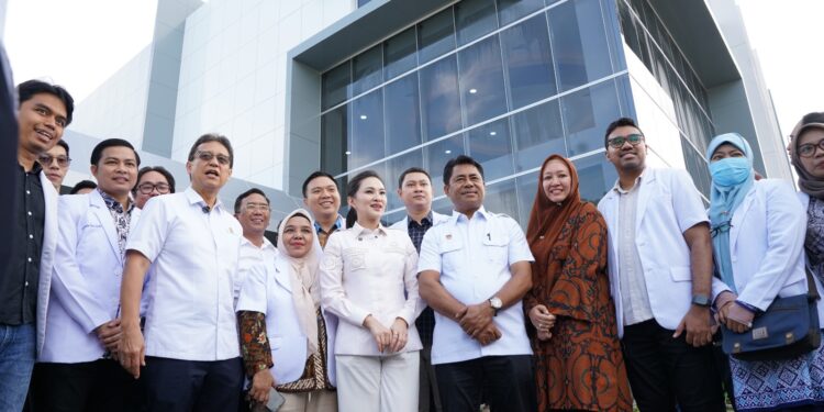Gubernur Sherly-Menkes Tinjau RSUD Maba mulai Infrastruktur dan SDM Jadi Prioritas