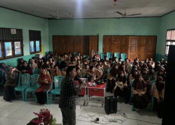 Densus 88 AT Polri Sosialisasikan Pencegahan Radikalisme Daring di SDN 2 Ternate