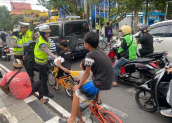 Berkah Ramadhan, Satlantas Polres Ternate Gelar Polantas Menyapa dan Berbagi Takjil