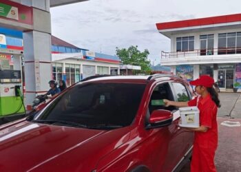 Pertamina Bagikan Takjil Gratis di Sejumlah SPBU Malut Selama Bulan Suci Ramadan